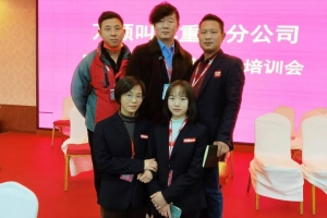 從辦公室文職到萬順叫車，重慶辣妹子的自由與自在